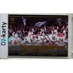 2025/26 Real Cards serie 1 Collectors Edition #MCH-30 část týmu s pohárem Memories of the Champions Wien 96 Canvas Gold xx/30