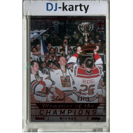 2025/26 Real Cards serie 1 Collectors Edition #MCH-02 část týmu s pohárem Memories of the Champions Wien 96 Red xx/15