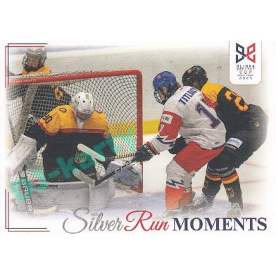 2023/24 Legendary Cards Hlinka Gretzky Cup Young Lions #SRM-26 Titlbach se tlačí před německou bránu Silver Run Moments