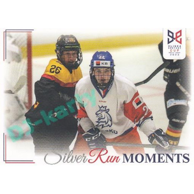 2023/24 Legendary Cards Hlinka Gretzky Cup Young Lions #SRM-27 Curran asistoval u Lislerovy trefy na 2:0 Silver Run Moments