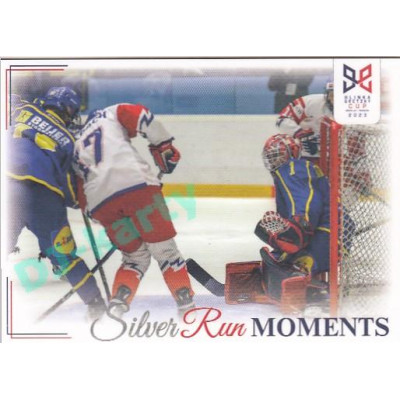 2023/24 Legendary Cards Hlinka Gretzky Cup Young Lions #SRM-33 Tittlbach v šanci před gólmanem Livem Silver Run Moments