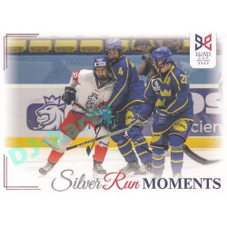 2023/24 Legendary Cards Hlinka Gretzky Cup Young Lions #SRM-35 Kos měl proti Švédům nejvyšší ice time Silver Run Moments