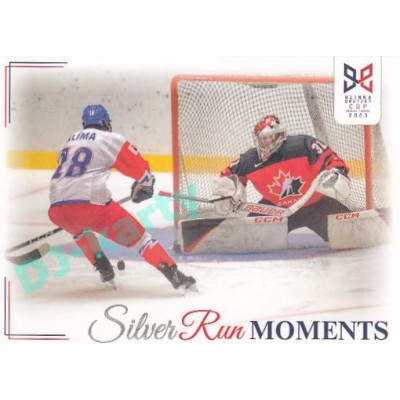 2023/24 Legendary Cards Hlinka Gretzky Cup Young Lions #SRM-48 Za stavu 2:2 šel zápas do prodloužení Silver Run Moments