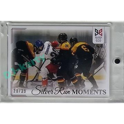 2023/24 Legendary Cards Hlinka Gretzky Cup Young Lions #SRM-30 Curran před bránou zaměstnává Němce Silver Run Moments Rainbow xx/39