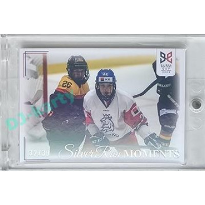 2023/24 Legendary Cards Hlinka Gretzky Cup Young Lions #SRM-27 Curran asistoval u Lislerovy trefy na 2:0 Silver Run Moments Rainbow xx/39
