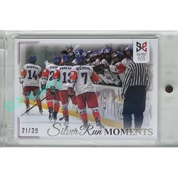 2023/24 Legendary Cards Hlinka Gretzky Cup Young Lions #SRM-42 I přes porážku 2:4, Češi postupují dál Silver Run Moments Rainbow xx/39